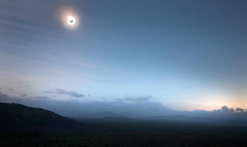 Total solar eclipse 2012. Queensland, Australia. Camera: Canon 5D. Photography Tips Blog